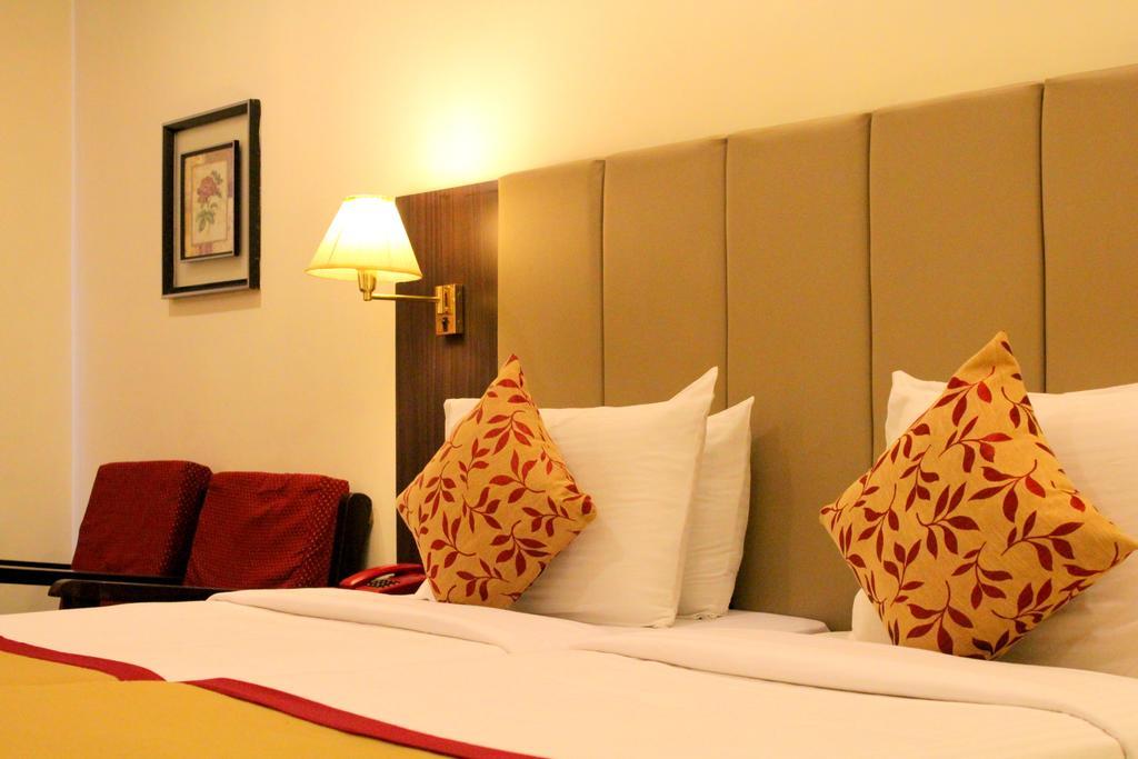Hotel Yasodha Towers Hosūr Zewnętrze zdjęcie