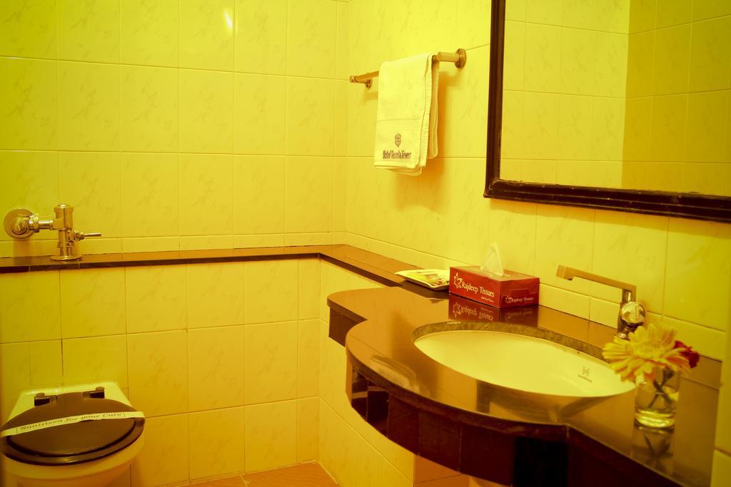 Hotel Yasodha Towers Hosūr Zewnętrze zdjęcie